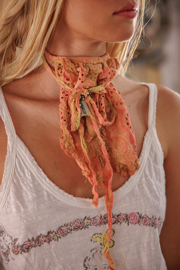 embroidered fairen jabot