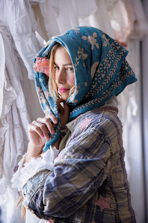 Embroidered Drori Tassel Scarf