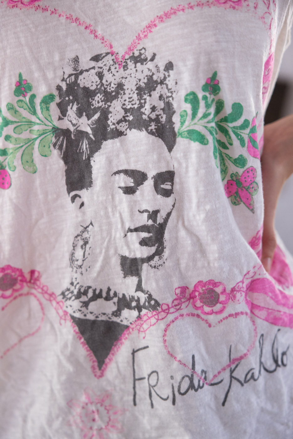 frida corazón luminoso lana tank