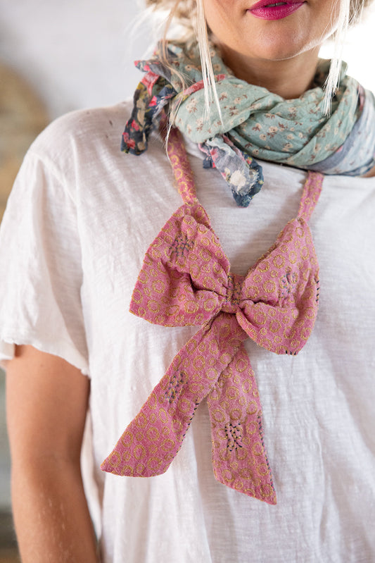 jacquard louis jabot