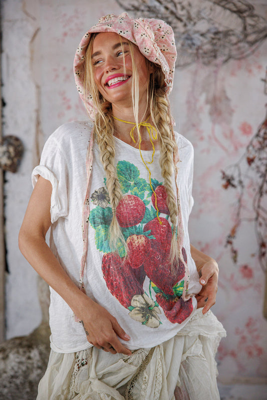 strawberry blooms tee