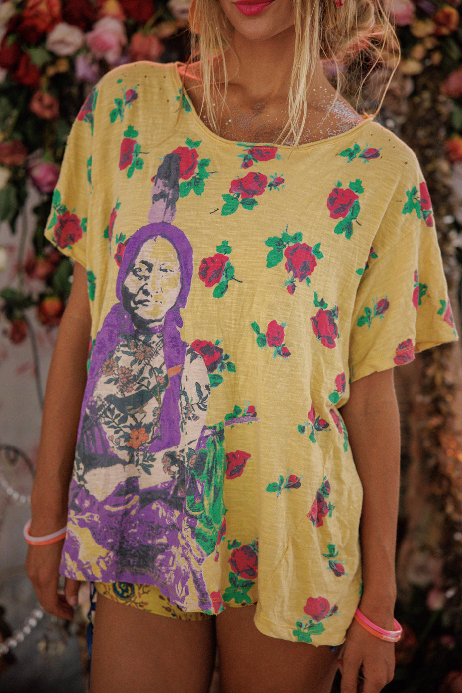 soul of yellow roses tee